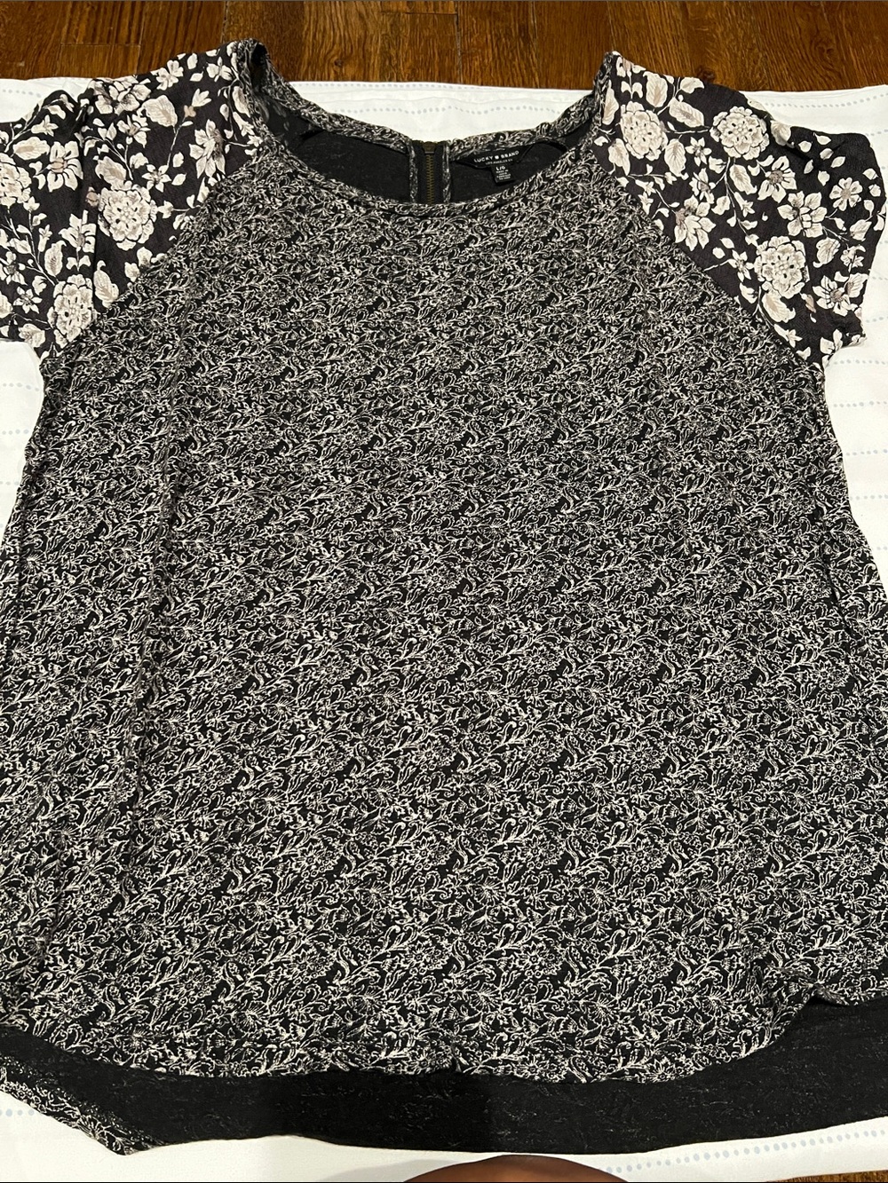 Lucky Brand Black and White Floral Raglan Short Sleeve Top